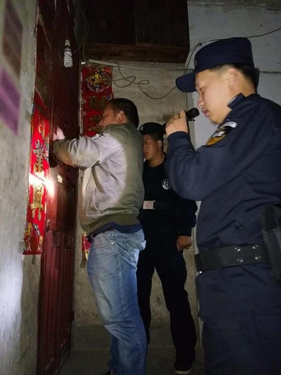 三门峡粗心妈妈误将幼女锁家中 